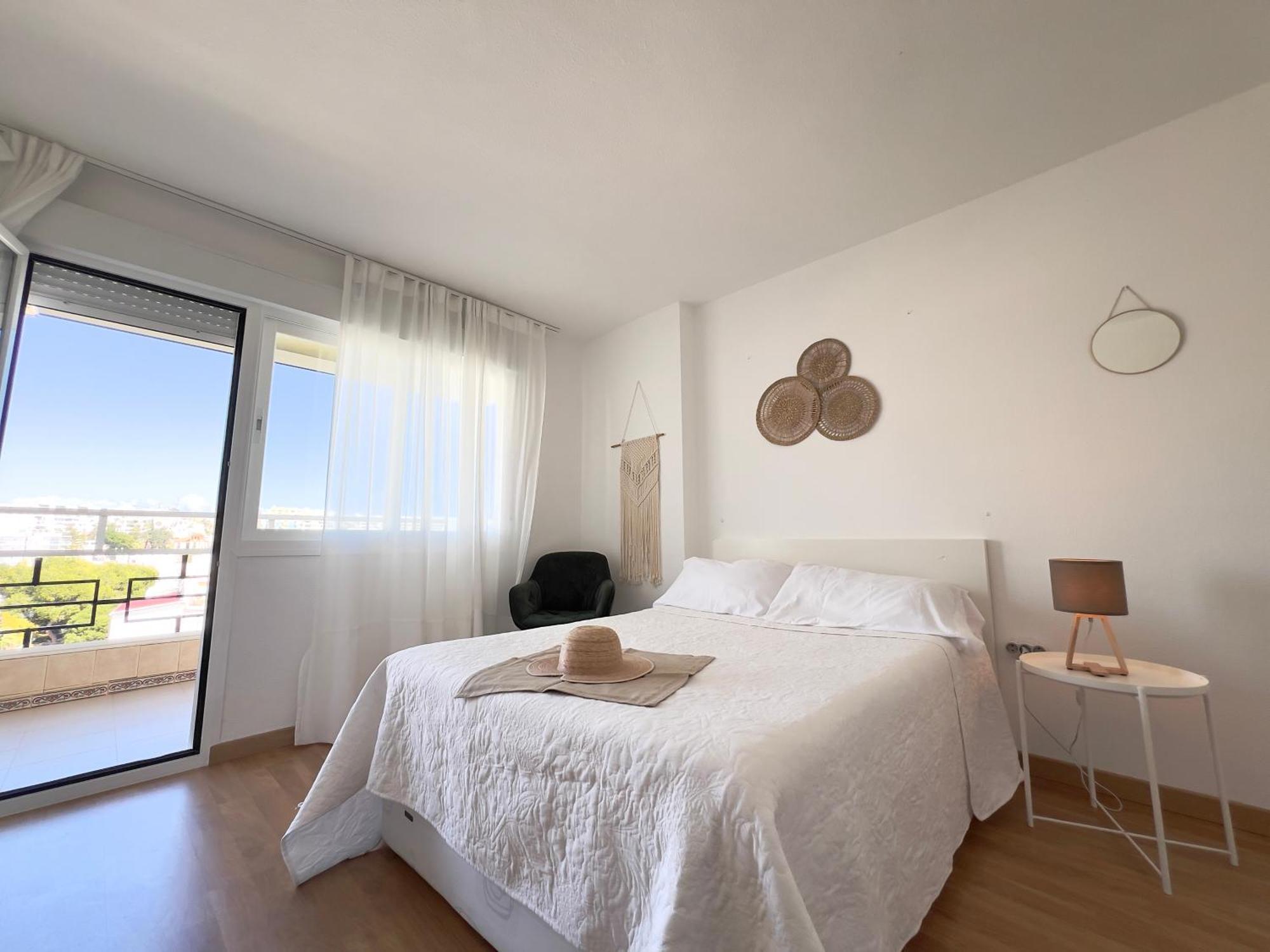 Apartamento En Carihuela Con Vistas Y Plaza De Garaje, Nucleo Cristal Torremolinos Exterior foto